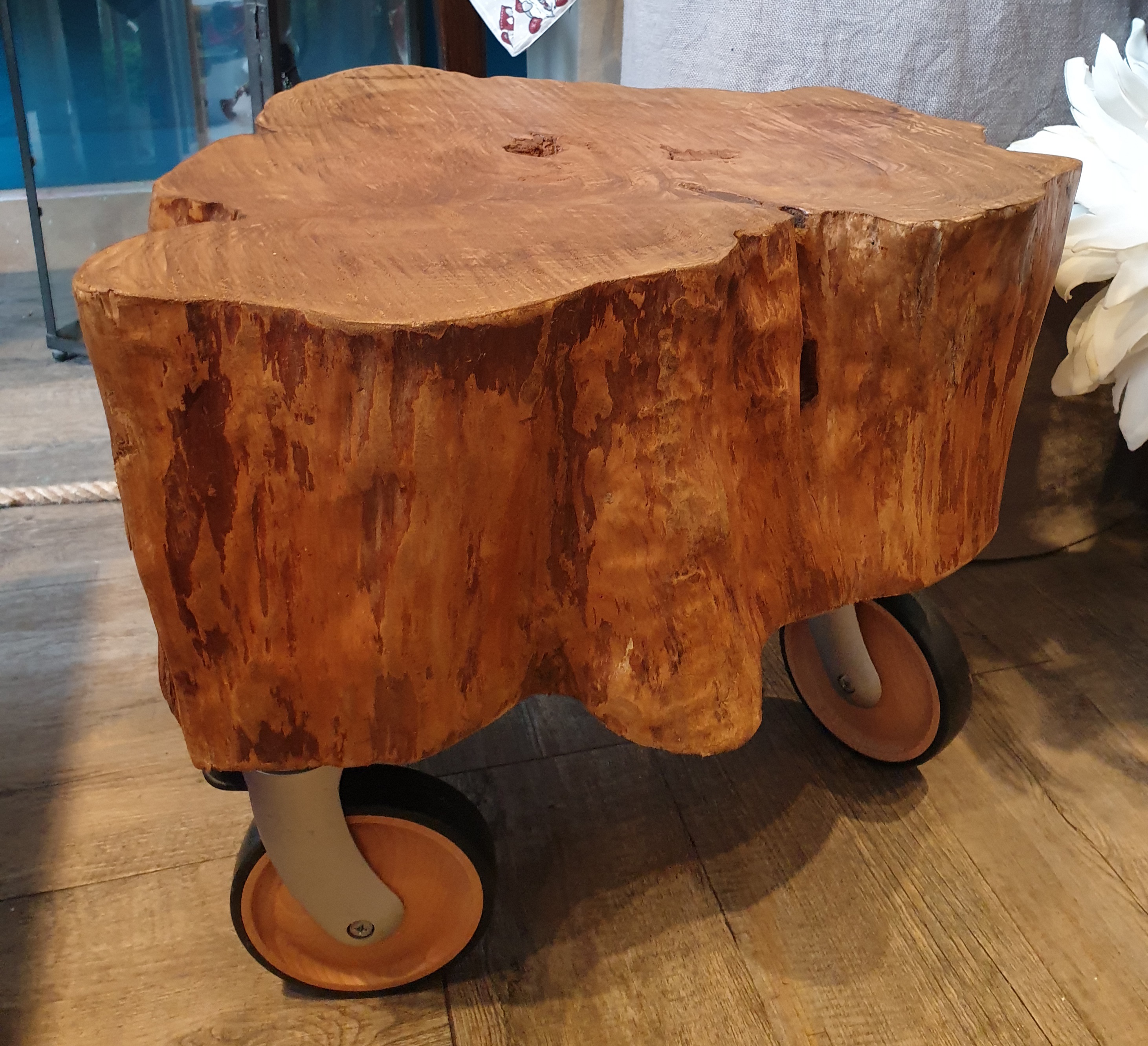 tavolino/seduta sezione legno 